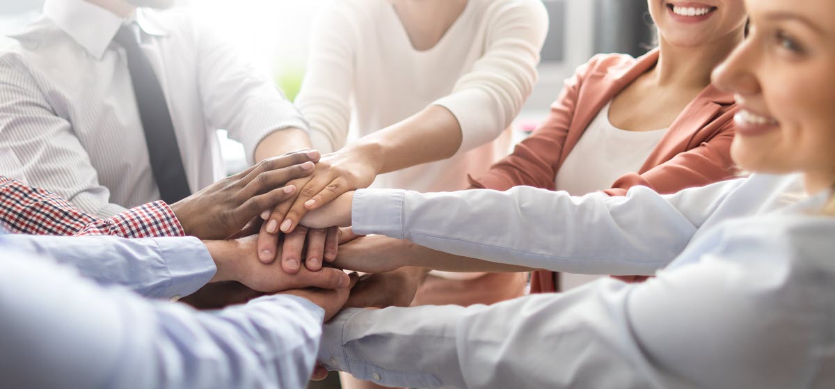 Leaders join hands in sign of commitment